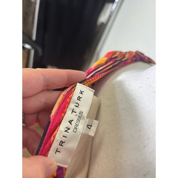 Trina Turk Multicolored Cold Shoulder Half Sleeve Knee Length Dress Sz 4 - Picture 4 of 4